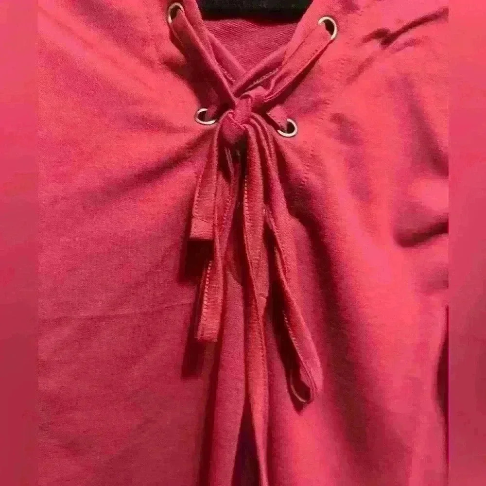 Express Cropped hoodie with cross cross ties in front. Maroon color size XS - Picture 6 of 8